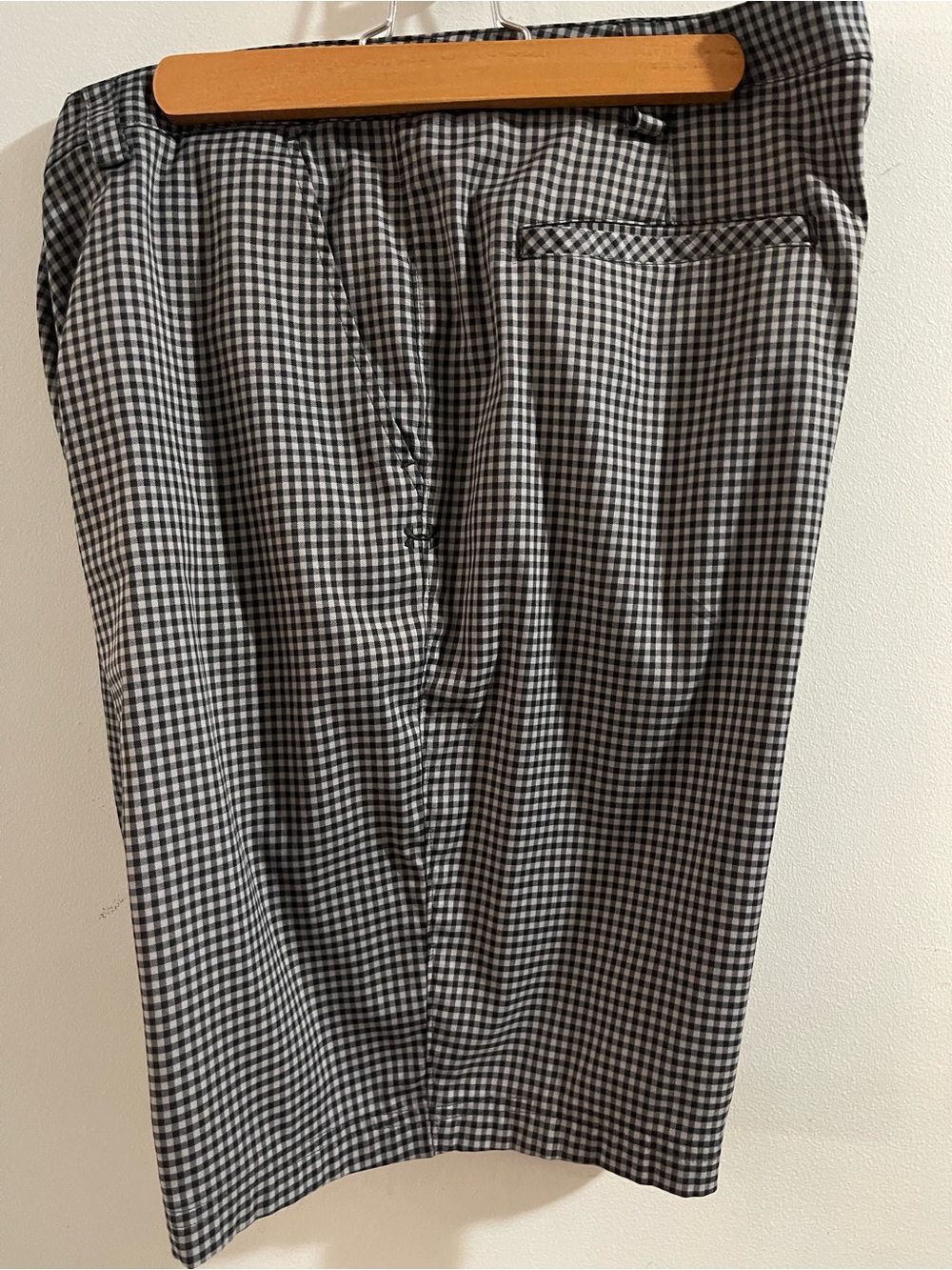Under Armour Black and White Gingham Men’s Shorts Size 40